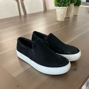 Steve Madden platform Gills slip on sneaker